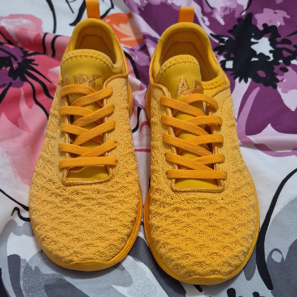 APL TechLoom Breeze Sneakers in Mango Size 6